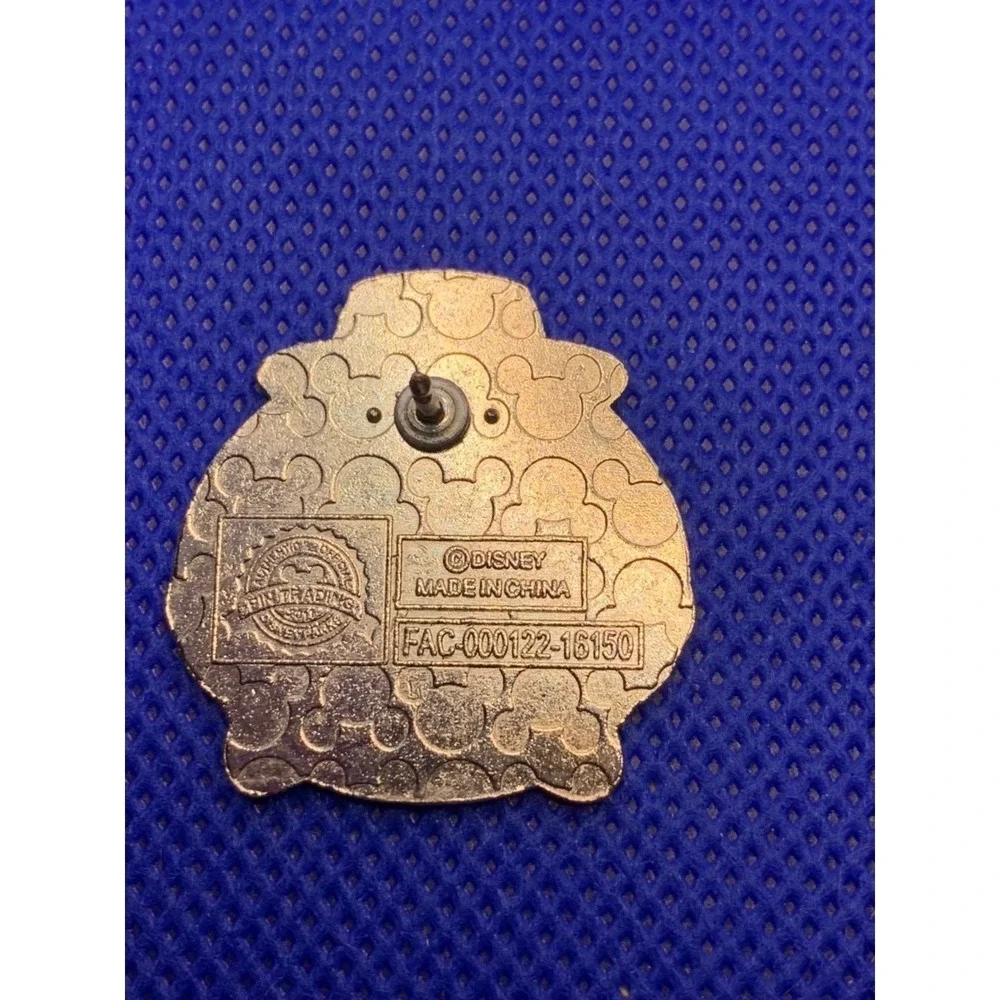 2017 Jungle Cruise Skipper Disney trading pin Tsum Adventureland Booster Pack